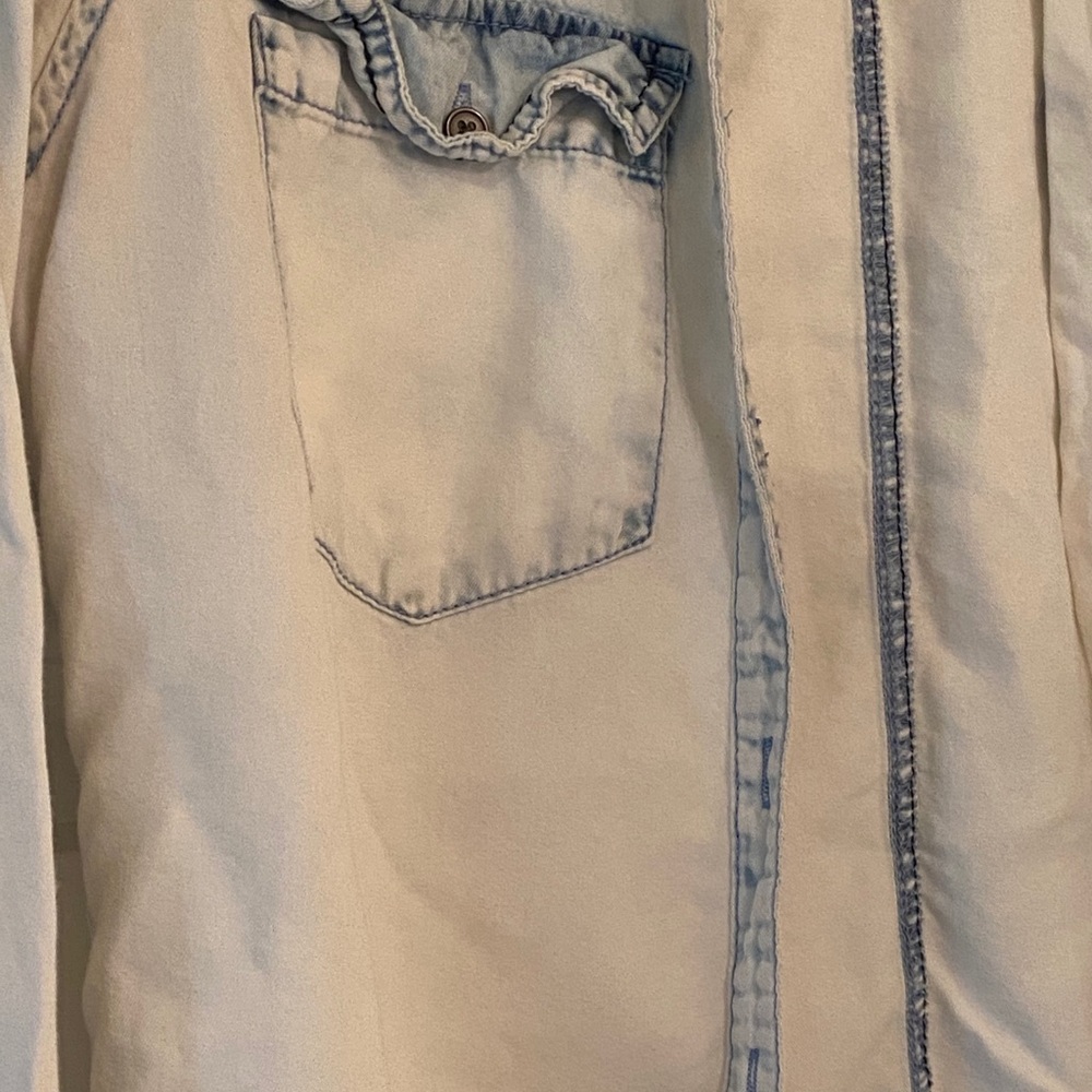 Whitewash denim-like Buttondown
